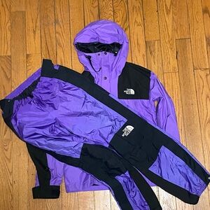 The North Face goretex mountain purple jacket men small and medium pants Set